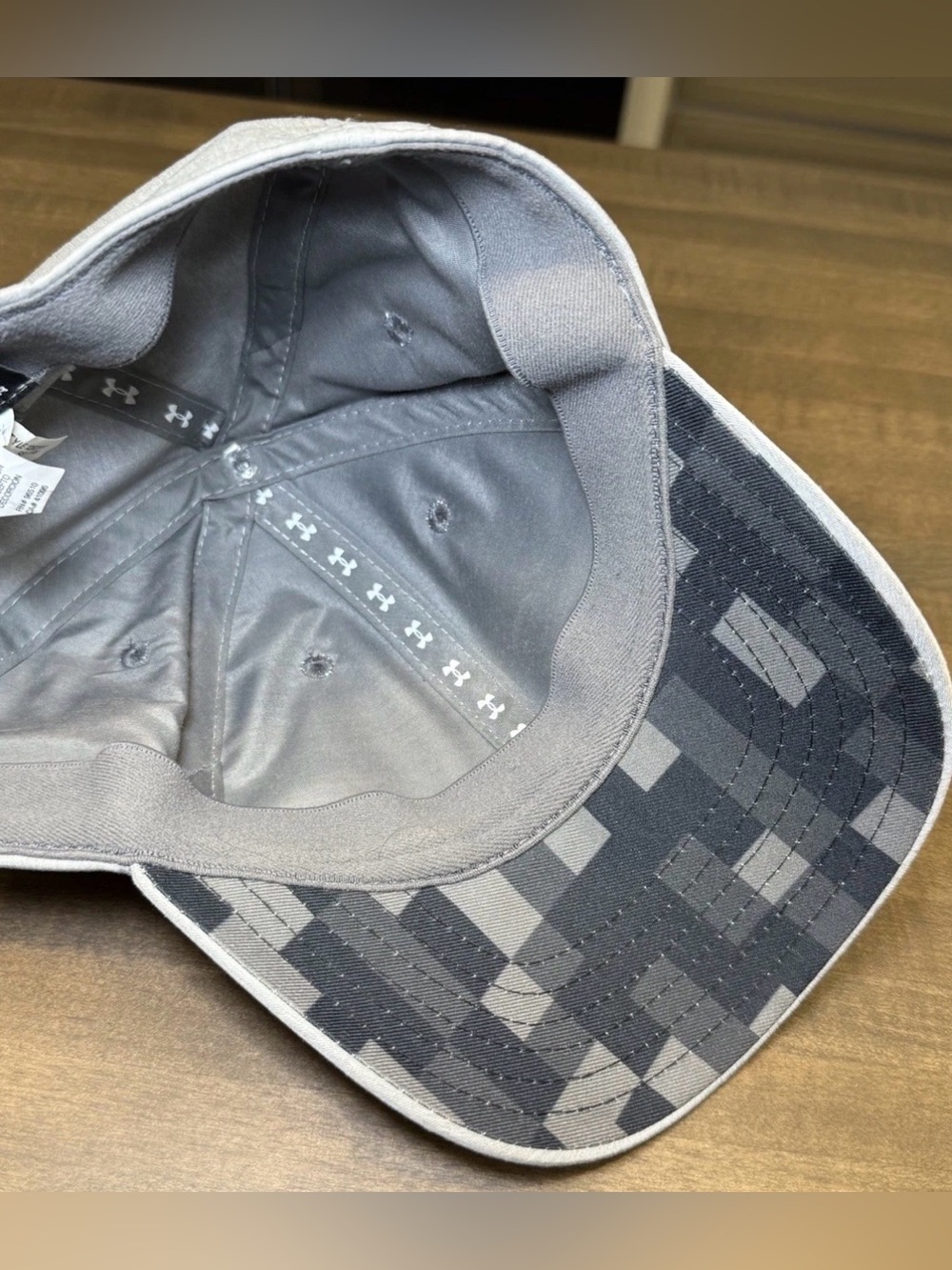 UNDER ARMOUR GREY BASEBALL HAT GRAY
LOGO YOUTH S SMALL 7/8 Years - Picture 5 of 6